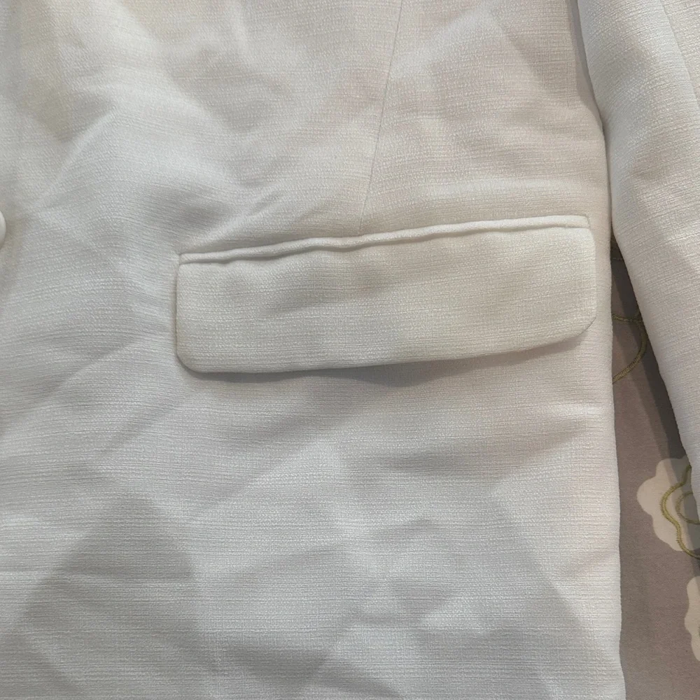 BB Dakota Crisp White Blazer- Size Small - Picture 3 of 5